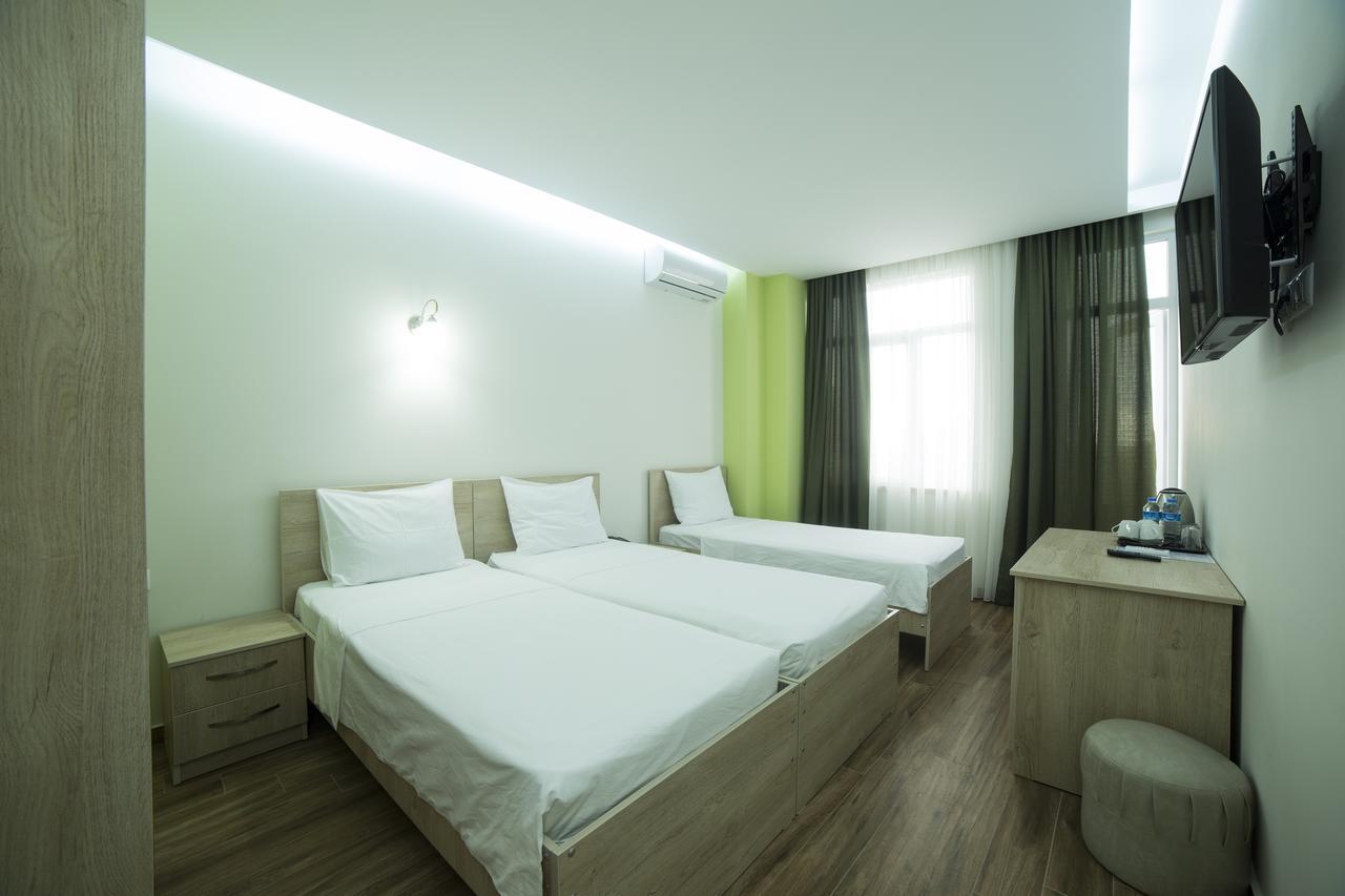 Hotel Jeal Batoemi Buitenkant foto