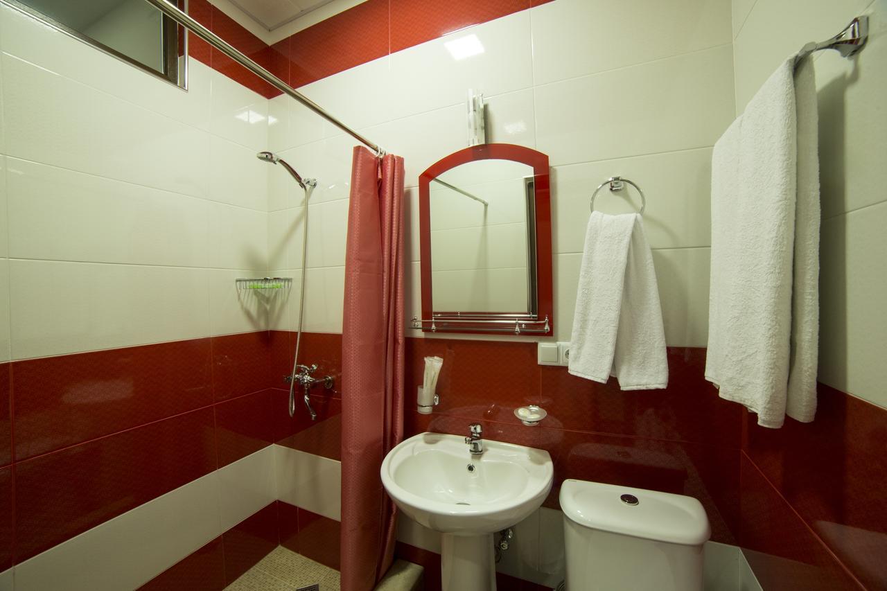 Hotel Jeal Batoemi Buitenkant foto