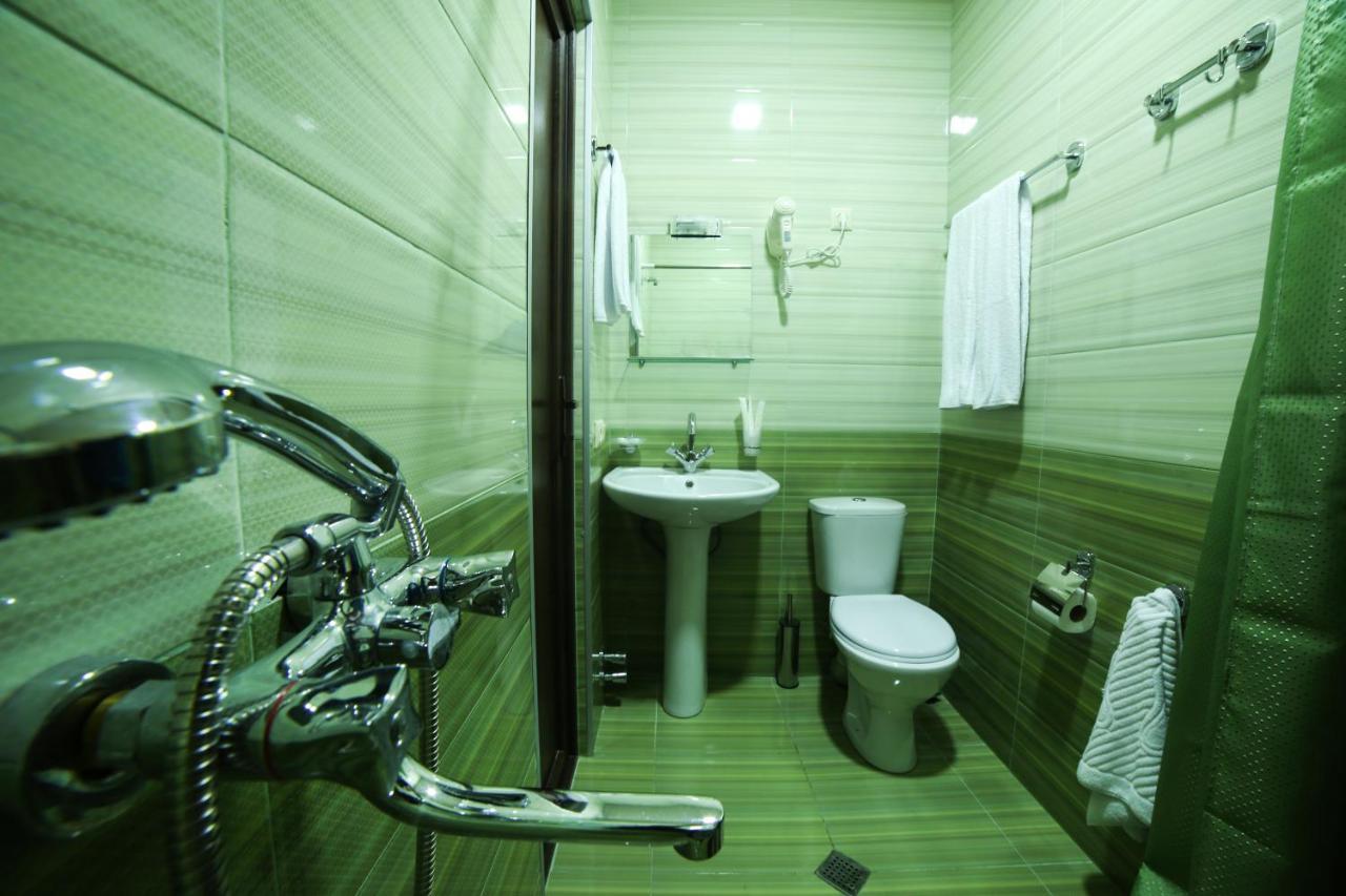 Hotel Jeal Batoemi Buitenkant foto