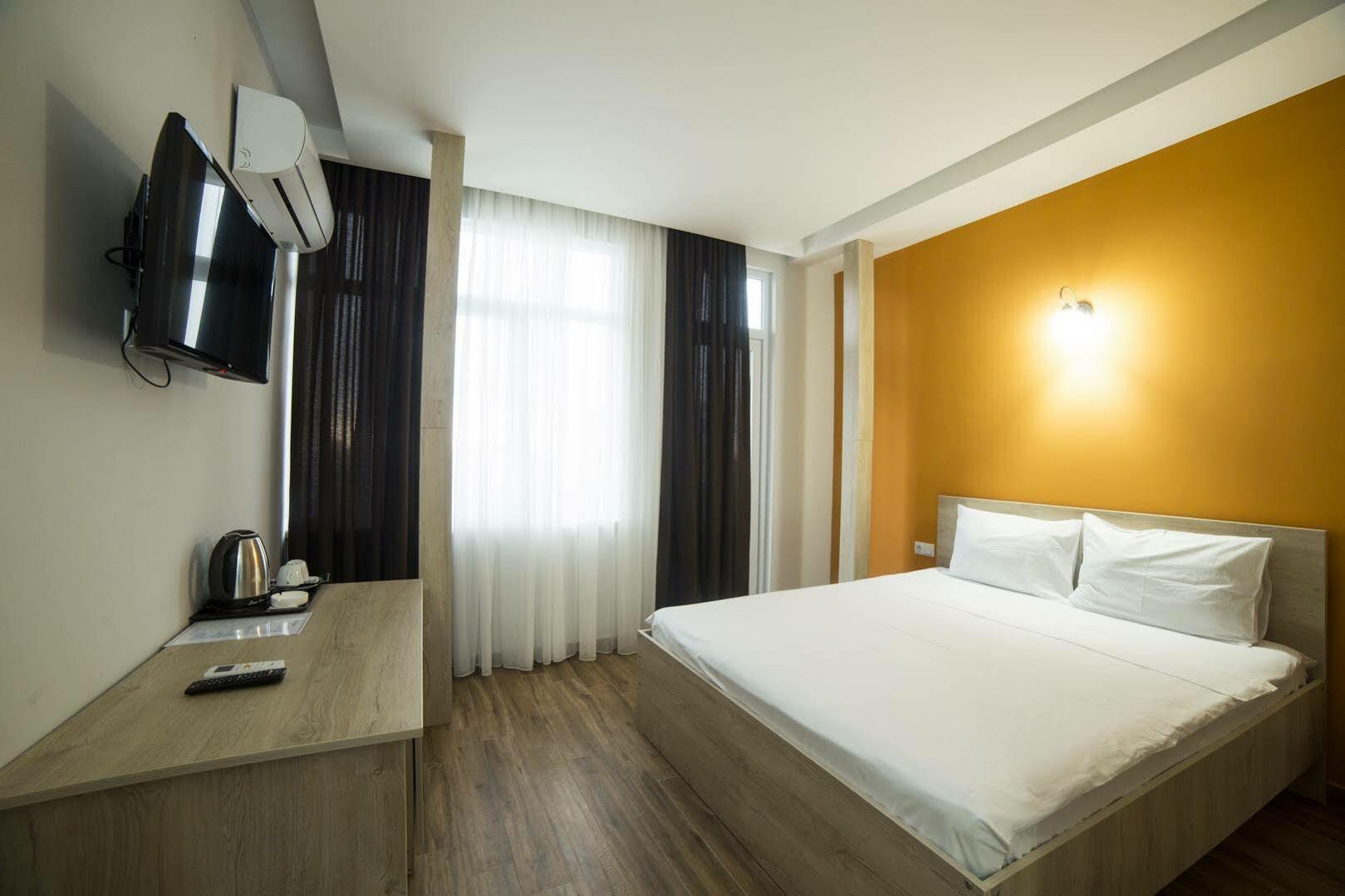 Hotel Jeal Batoemi Buitenkant foto