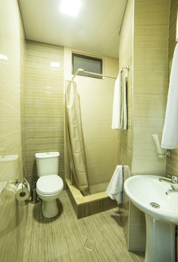 Hotel Jeal Batoemi Buitenkant foto
